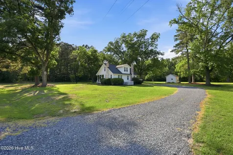 2704 Farm Life School Road Carthage NC 28327