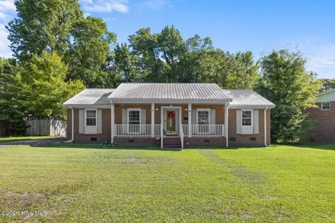 6 Laran Road Jacksonville NC 28540