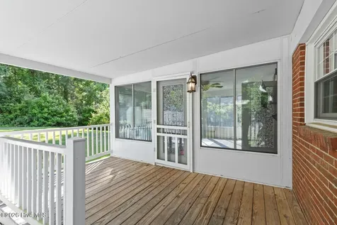 6 Laran Road Jacksonville NC 28540