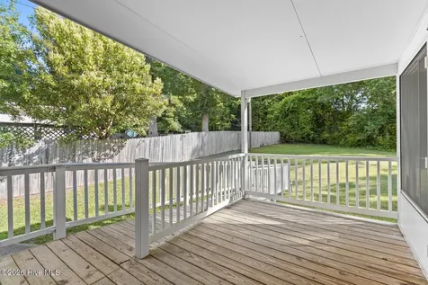 6 Laran Road Jacksonville NC 28540