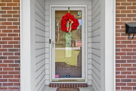 6 Laran Road Jacksonville NC 28540