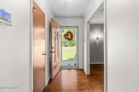 6 Laran Road Jacksonville NC 28540