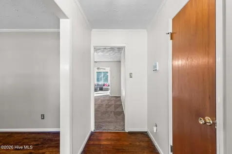6 Laran Road Jacksonville NC 28540