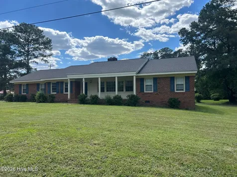 307 N Railroad Street Macclesfield NC 27852