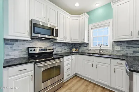 215 Summer Winds Place Surf City NC 28445