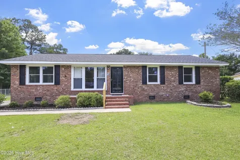 14 Delight Court Jacksonville NC 28546