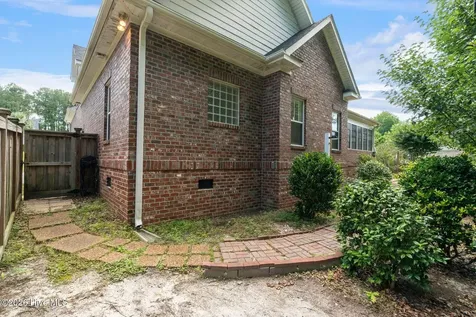 621 Blue Point Drive Wilmington NC 28411