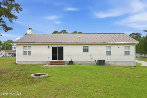 128 Fodder Drive Hubert NC 28539