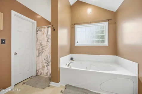 205 Middle Ridge Drive Hubert NC 28539