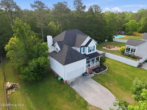 205 Middle Ridge Drive Hubert NC 28539