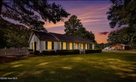 2320 Dogwood Lane Kinston NC 28504