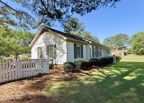 2320 Dogwood Lane Kinston NC 28504