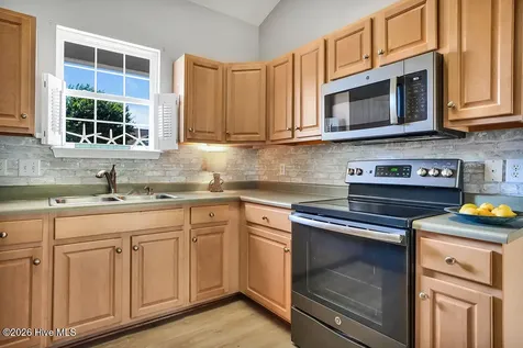 5027 Wyncie Wynd Southport NC 28461