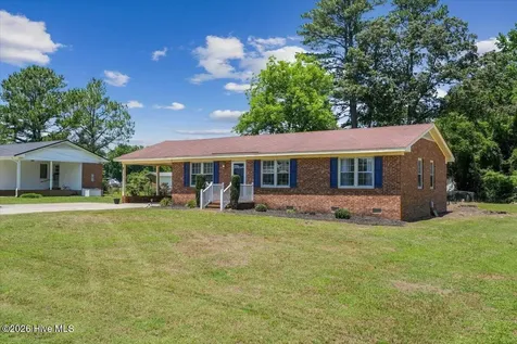 1910 Carolina Circle Goldsboro NC 27530