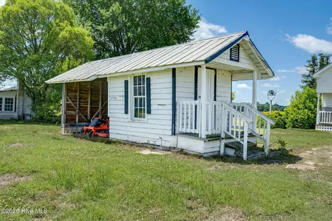 1352 Cornwallis Road Rose Hill NC 28458