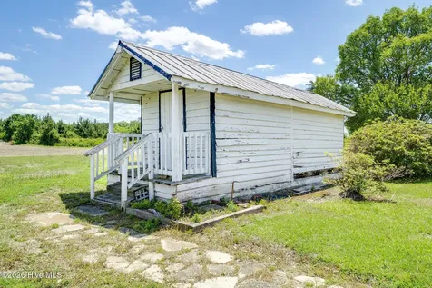1352 Cornwallis Road Rose Hill NC 28458
