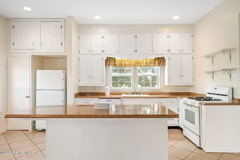 1352 Cornwallis Road Rose Hill NC 28458