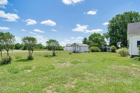 1352 Cornwallis Road Rose Hill NC 28458