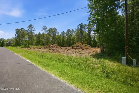 5066 Highland Drive SE Bolivia NC 28422
