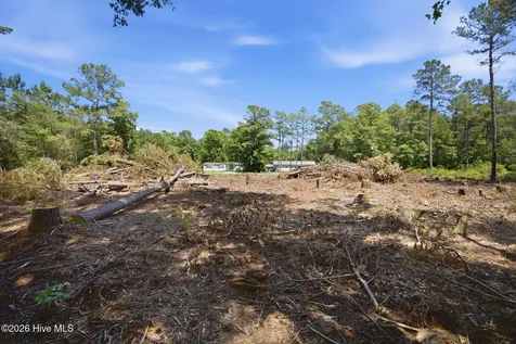 5066 Highland Drive SE Bolivia NC 28422