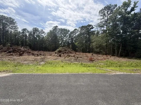 5056 Highland Drive SE Bolivia NC 28422