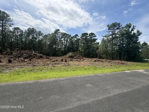 5056 Highland Drive SE Bolivia NC 28422