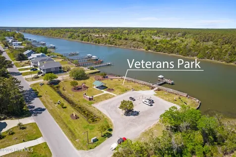 306 NE 46th Street Oak Island NC 28465