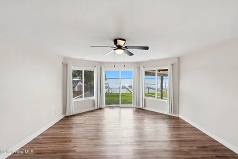 132 Gemstone Drive Sneads Ferry NC 28460