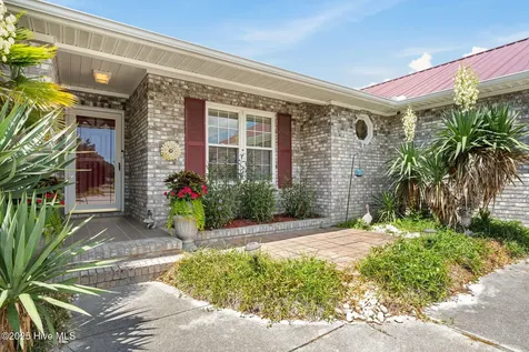 132 Gemstone Drive Sneads Ferry NC 28460