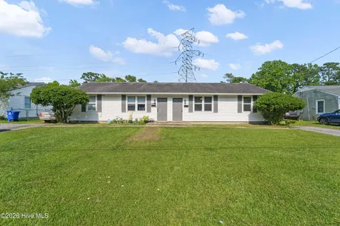 1218 Davis Street Jacksonville NC 28540
