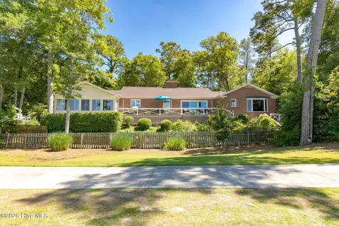 105 Magnolia Court Pine Knoll Shores NC 28512