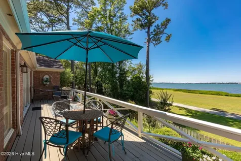 105 Magnolia Court Pine Knoll Shores NC 28512