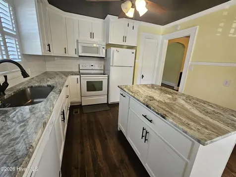 207 Stewart Avenue Clinton NC 28328
