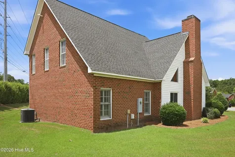 4001 Walkers Court Winterville NC 28590