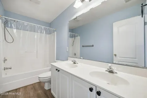 4001 Walkers Court Winterville NC 28590