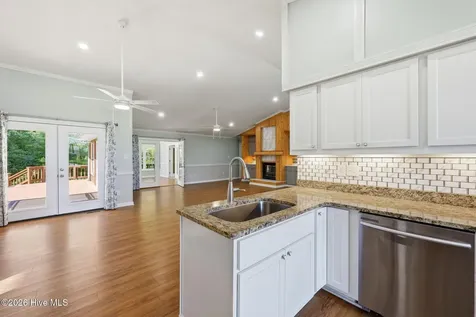 6207 Gondolier Drive New Bern NC 28560