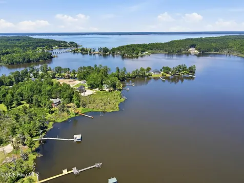 516 Long Point Road Chocowinity NC 27817