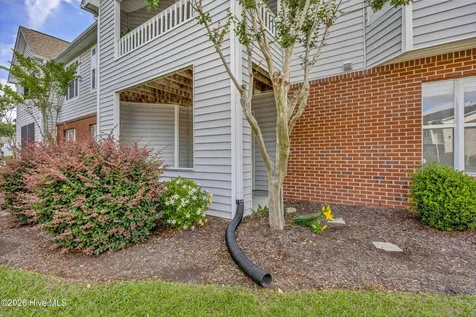 4102 Breezewood Drive Wilmington NC 28412