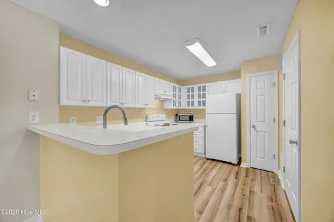 4102 Breezewood Drive Wilmington NC 28412