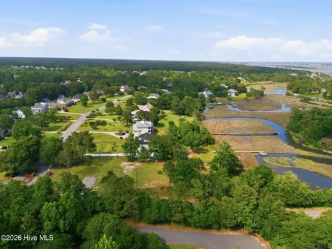 26 Crane Pointe Hampstead NC 28443
