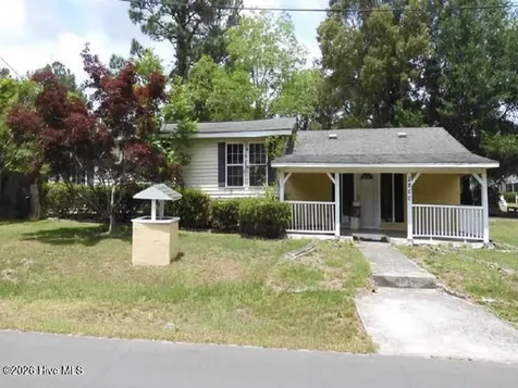 2802 Moore Avenue New Bern NC 28562