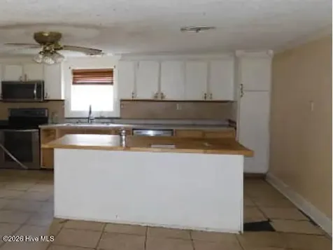 2802 Moore Avenue New Bern NC 28562