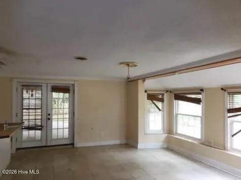 2802 Moore Avenue New Bern NC 28562