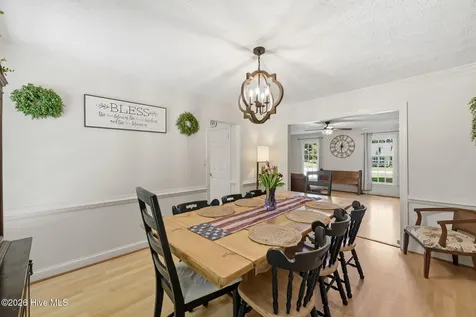 2513 Hickory Street New Bern NC 28562
