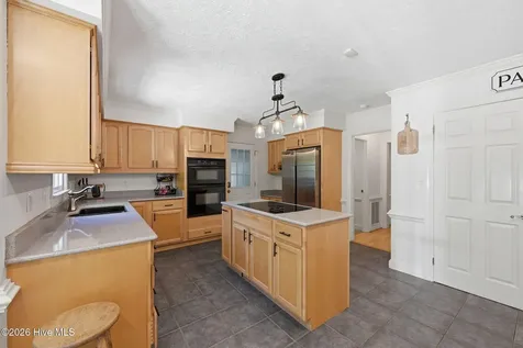 2513 Hickory Street New Bern NC 28562