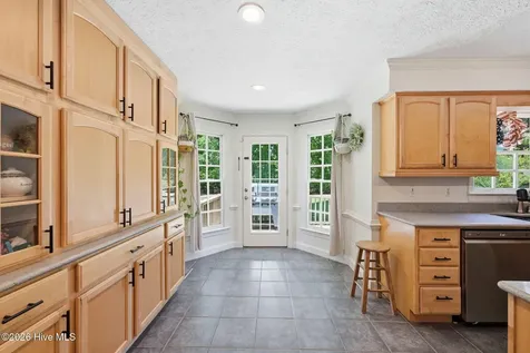 2513 Hickory Street New Bern NC 28562