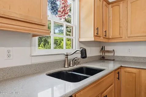 2513 Hickory Street New Bern NC 28562