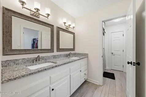 2513 Hickory Street New Bern NC 28562
