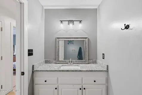 2513 Hickory Street New Bern NC 28562