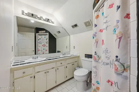 2513 Hickory Street New Bern NC 28562